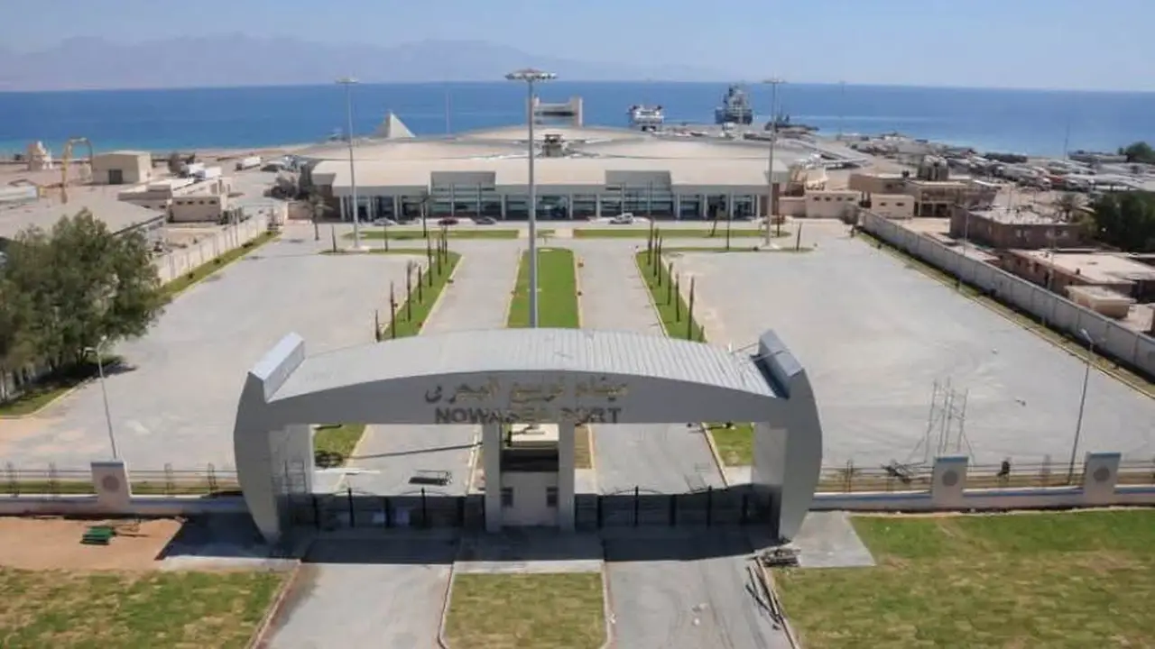 استئناف الحركة الملاحية في ميناء نويبع عقب تحسن الأحوال الجوية بشكل ملحوظ